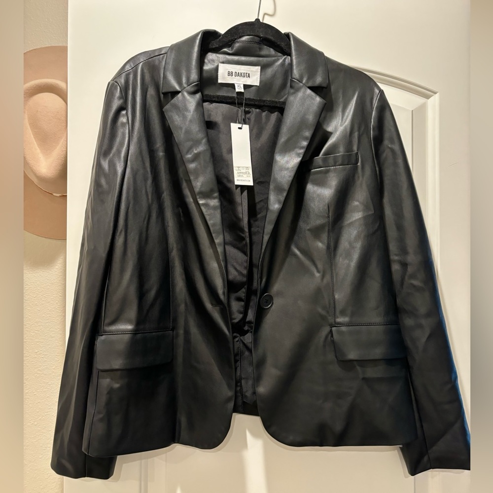 BB Dakota black leather blazer